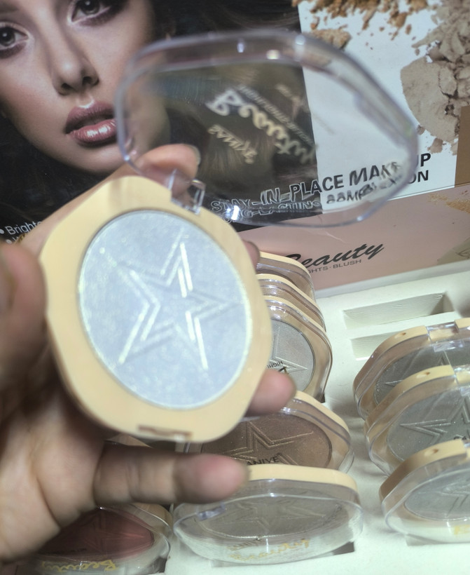 هایلایتر سانیه SANIYE Beauty