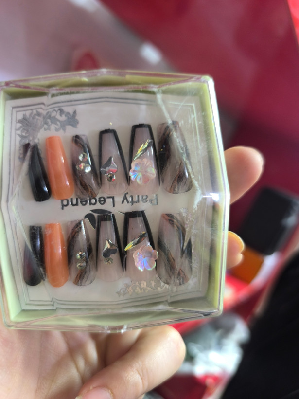 ناخن مصنوعی فانتزی و مجلسی (Press-On Nails)