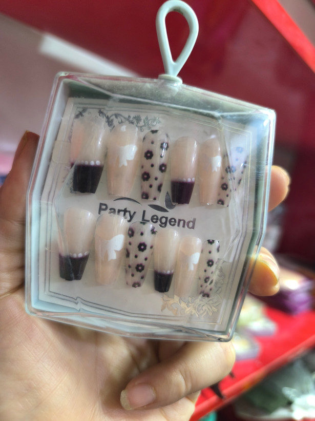 ناخن مصنوعی فانتزی و مجلسی (Press-On Nails)