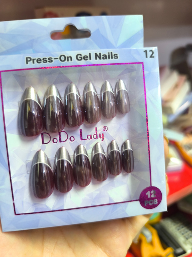 ناخن مصنوعی فانتزی و مجلسی (Press-On Nails)