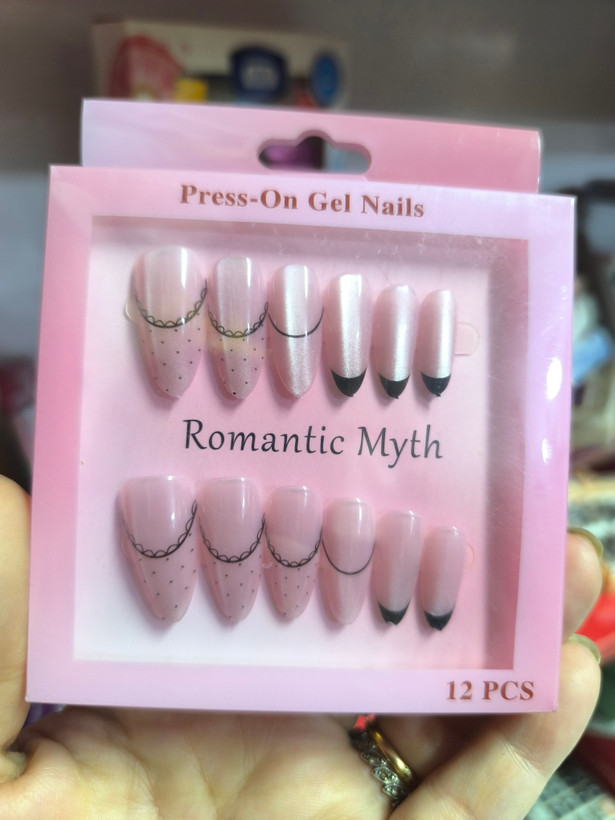 ناخن مصنوعی فانتزی و مجلسی (Press-On Nails)